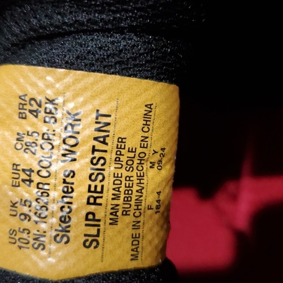 Skechers Men's black slip resistant work sneakers size 10.5‎ brand new - Picture 15 of 16